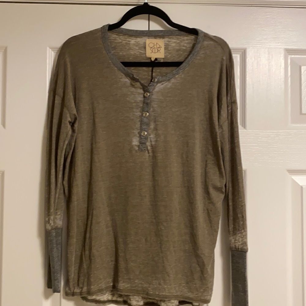 Chaser Women’s Olive Green & Grey L/S Shirt